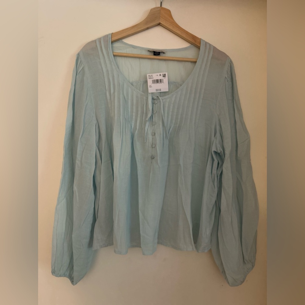 Lightweight American Eagle Top